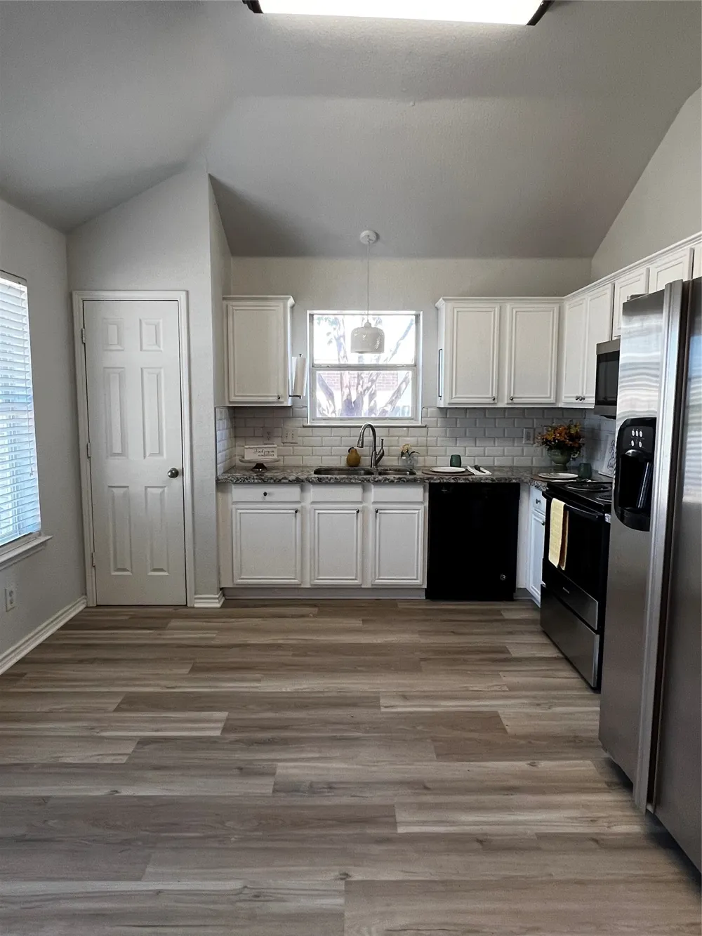1309 Indian Wells Trail Midlothian, TX 76065