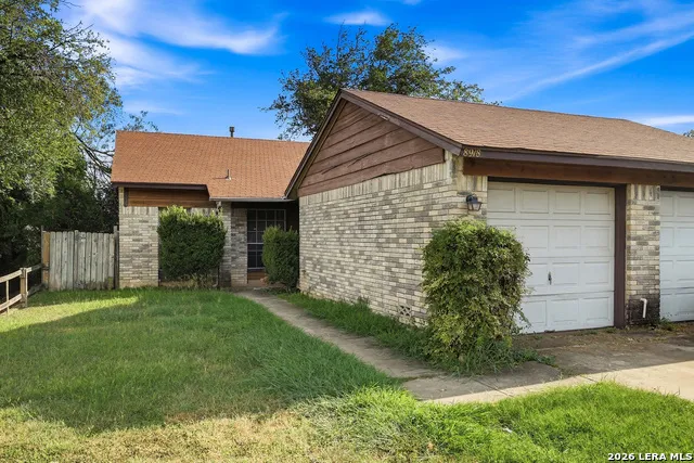 8918 FALL RIVER DR San Antonio, TX 78250