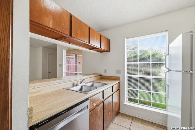 8918 FALL RIVER DR San Antonio, TX 78250