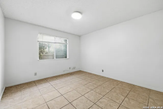 8918 FALL RIVER DR San Antonio, TX 78250