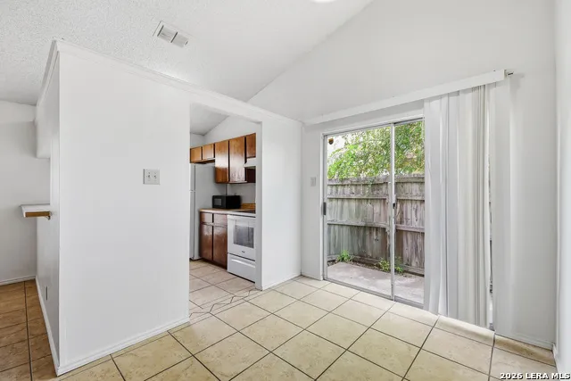 8918 FALL RIVER DR San Antonio, TX 78250