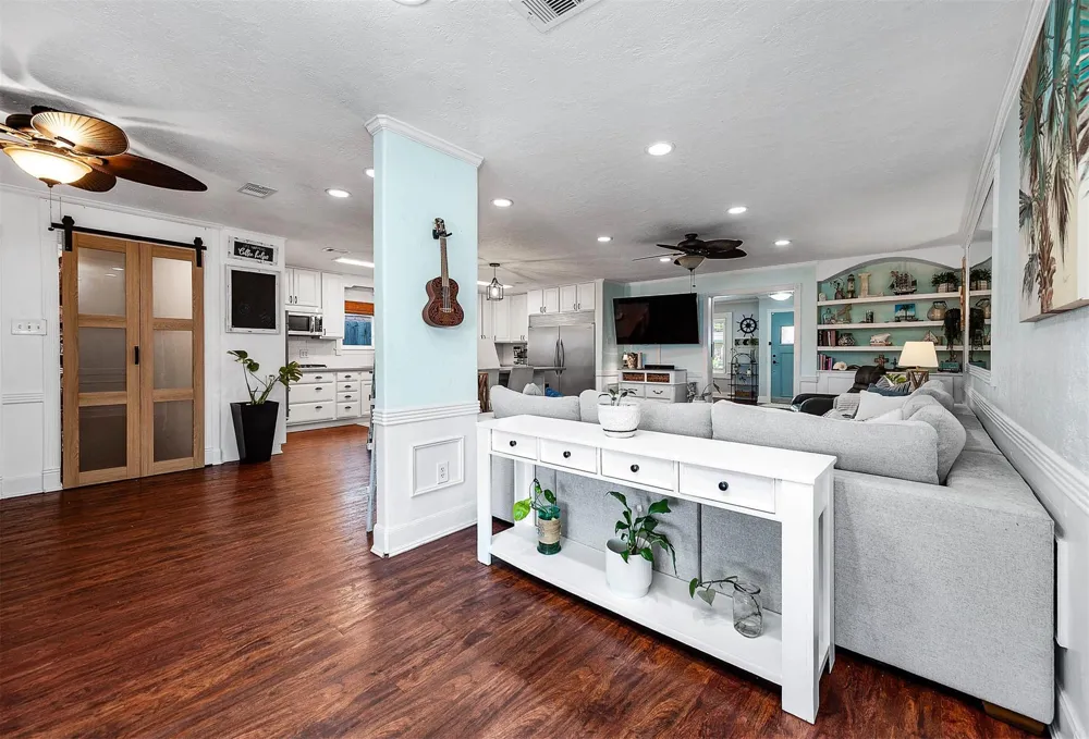 6513 Golf Crest Drive Galveston, TX 77551
