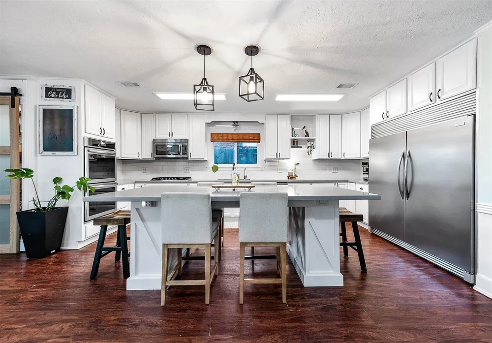 6513 Golf Crest Drive Galveston, TX 77551