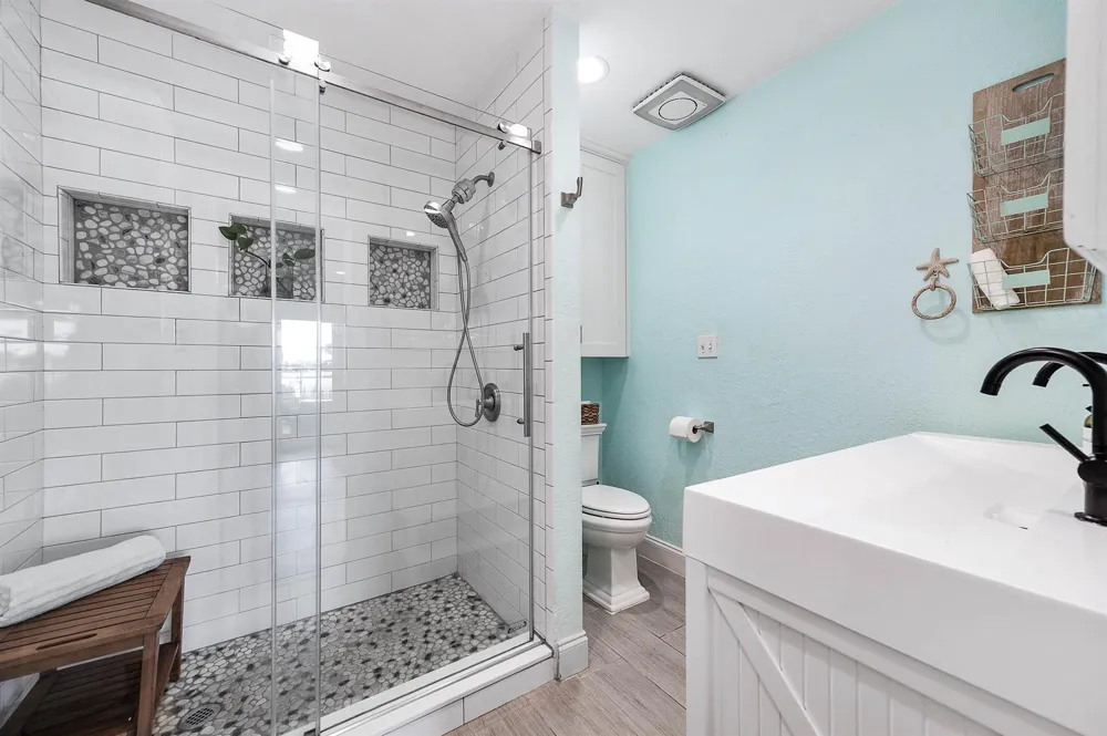 6513 Golf Crest Drive Galveston, TX 77551