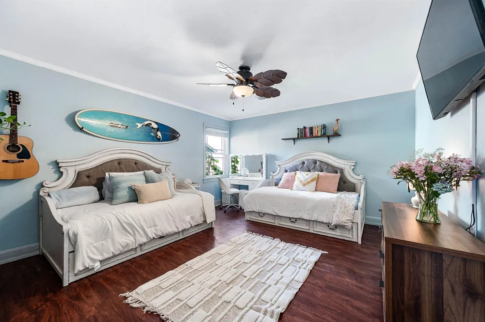 6513 Golf Crest Drive Galveston, TX 77551