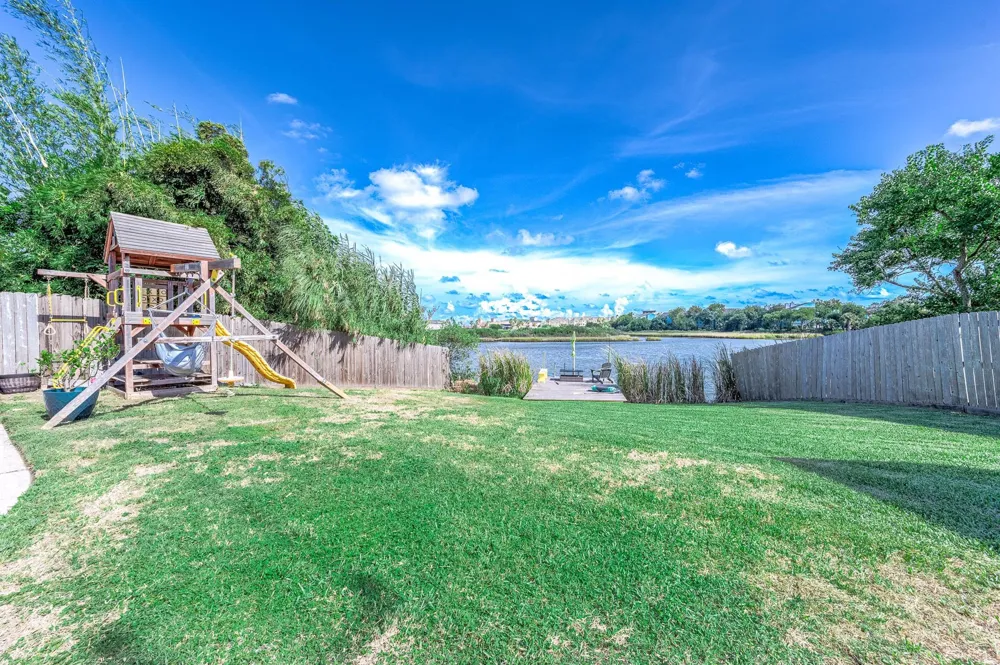 6513 Golf Crest Drive Galveston, TX 77551