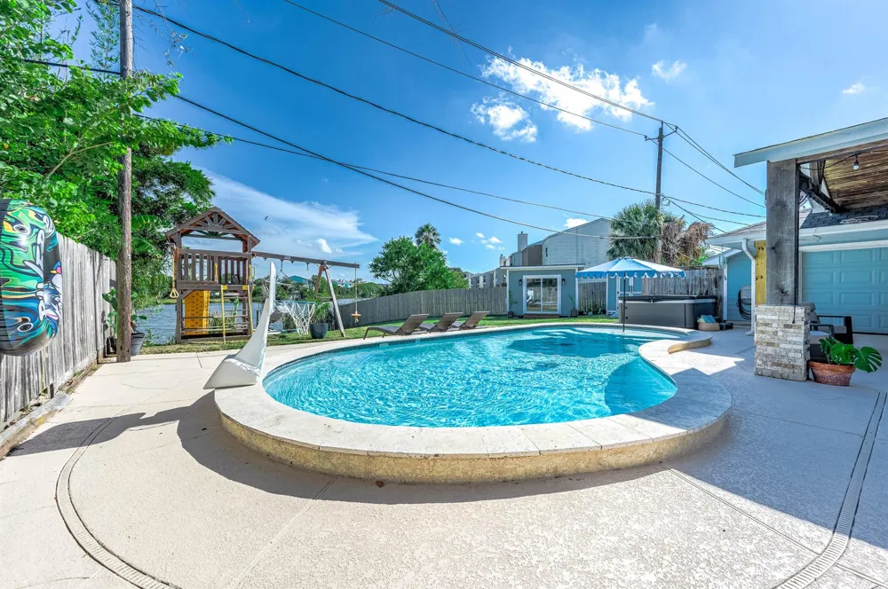 6513 Golf Crest Drive Galveston, TX 77551