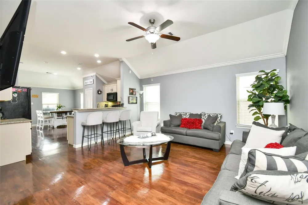 652 Maple Point Drive E Conroe, TX 77301