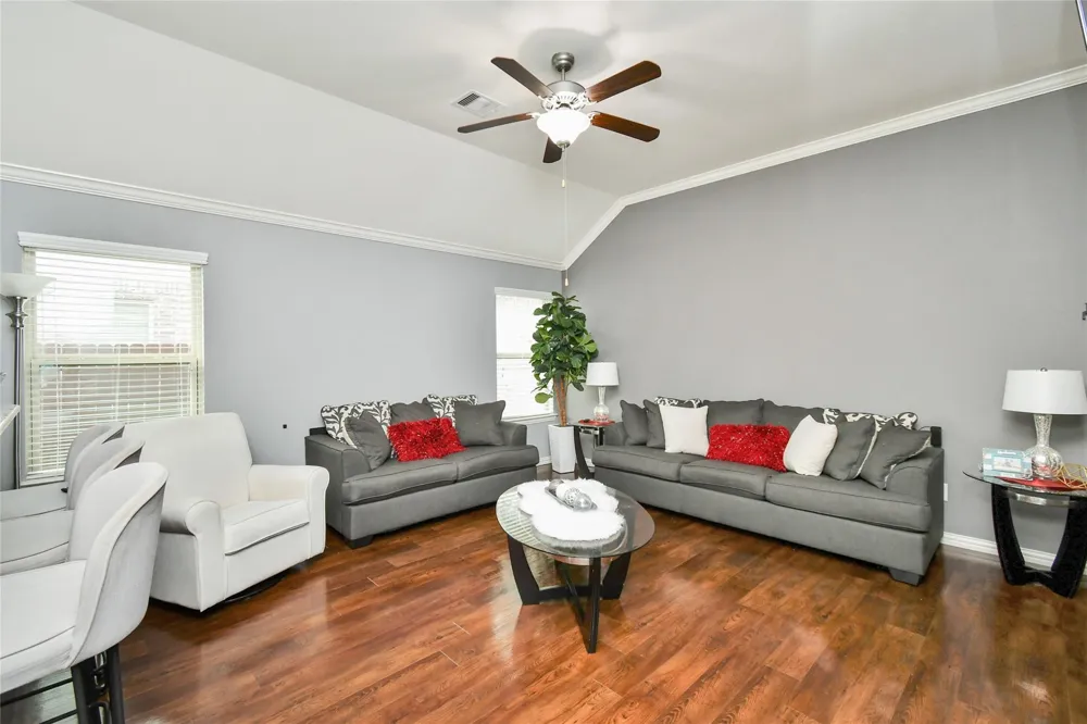 652 Maple Point Drive E Conroe, TX 77301