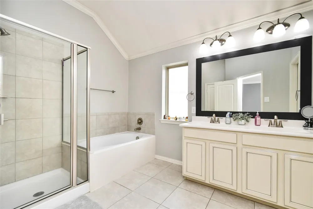 652 Maple Point Drive E Conroe, TX 77301