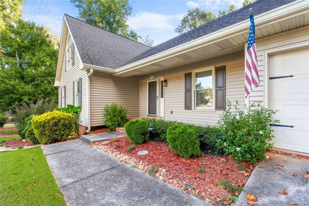 17 Mountain Oaks Drive Carrollton, GA 30116