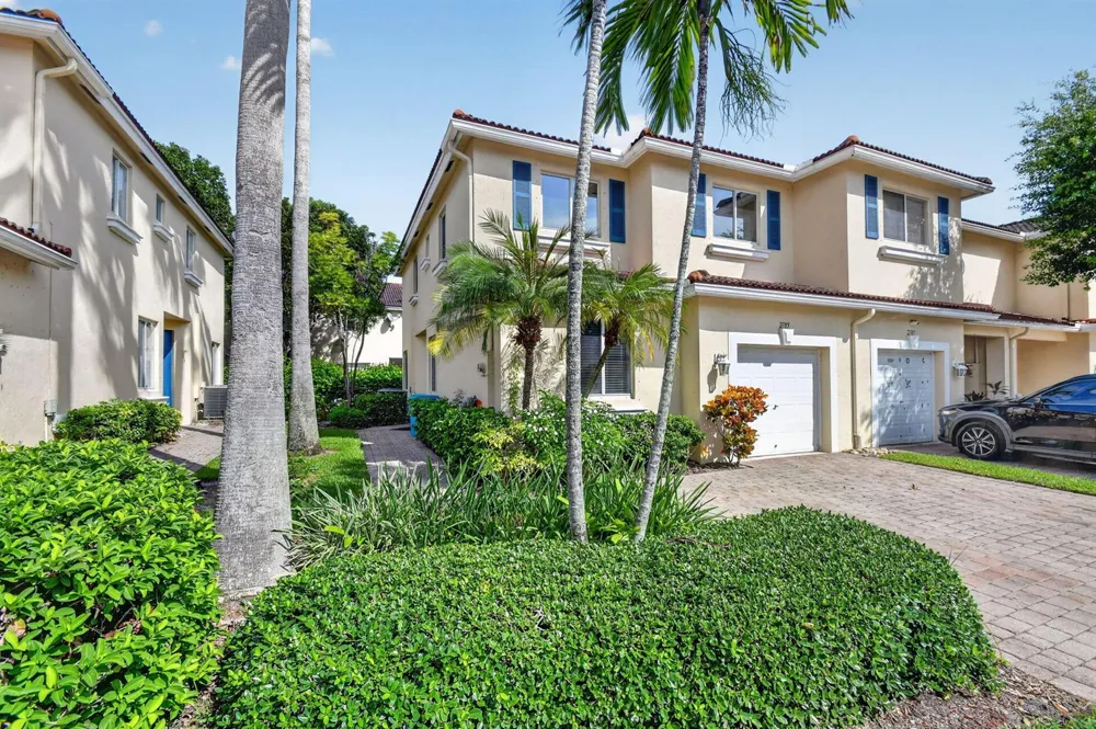 2785 S EVERGREEN CIRCLE Boynton Beach, FL 33426