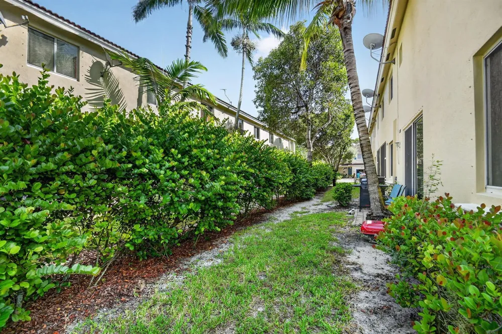2785 S EVERGREEN CIRCLE Boynton Beach, FL 33426
