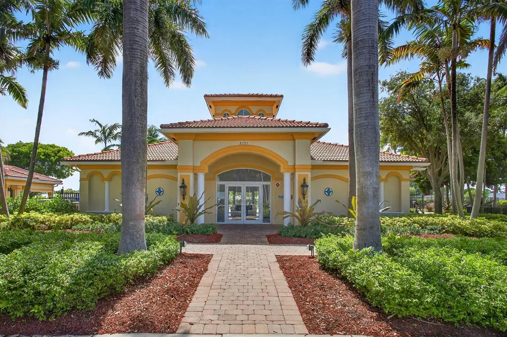 2785 S EVERGREEN CIRCLE Boynton Beach, FL 33426