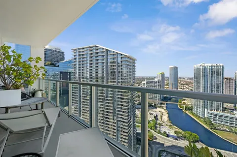 55 SE 6TH STREET #4300