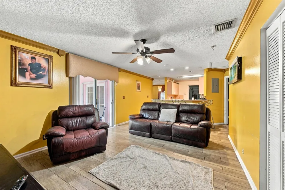 3243 NW 43RD PLACE Oakland Park, FL 33309