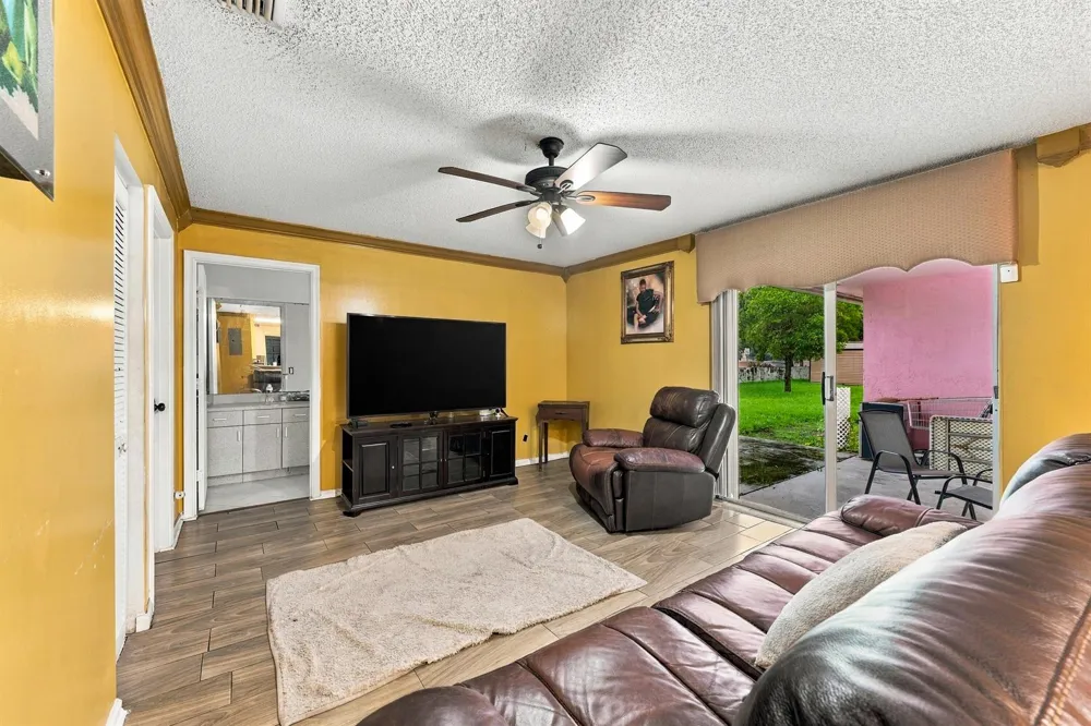 3243 NW 43RD PLACE Oakland Park, FL 33309