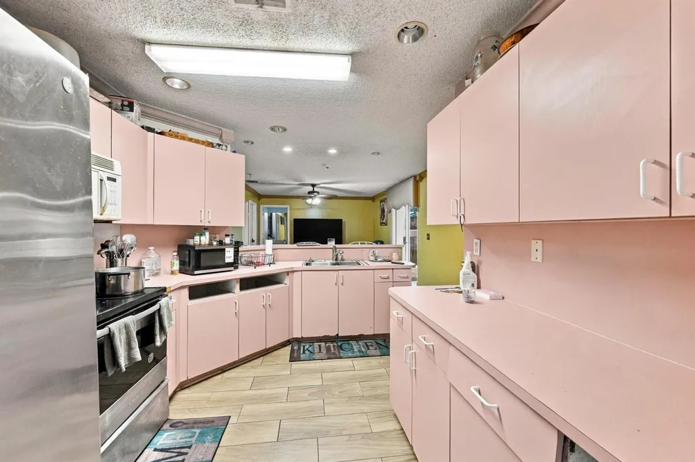 3243 NW 43RD PLACE Oakland Park, FL 33309