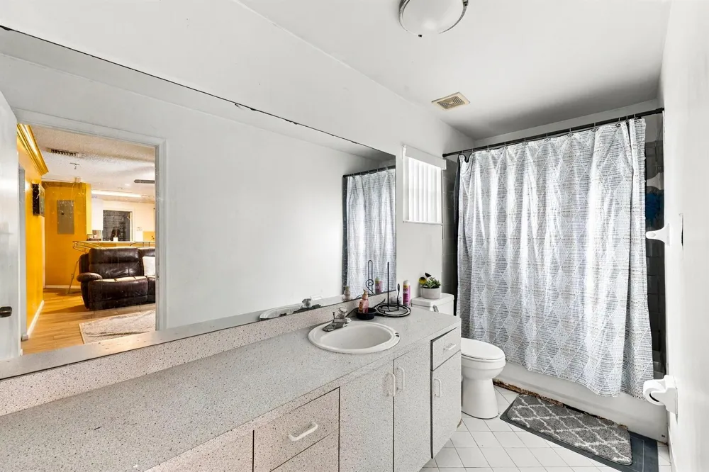 3243 NW 43RD PLACE Oakland Park, FL 33309