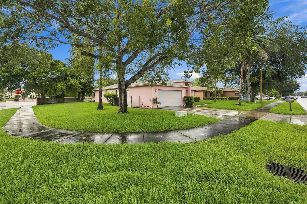 3243 NW 43RD PLACE Oakland Park, FL 33309