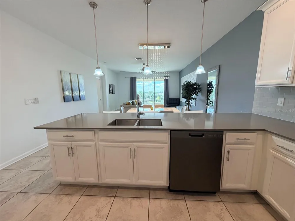 1115 CHALLENGE DRIVE #1115 Davenport, FL 33896