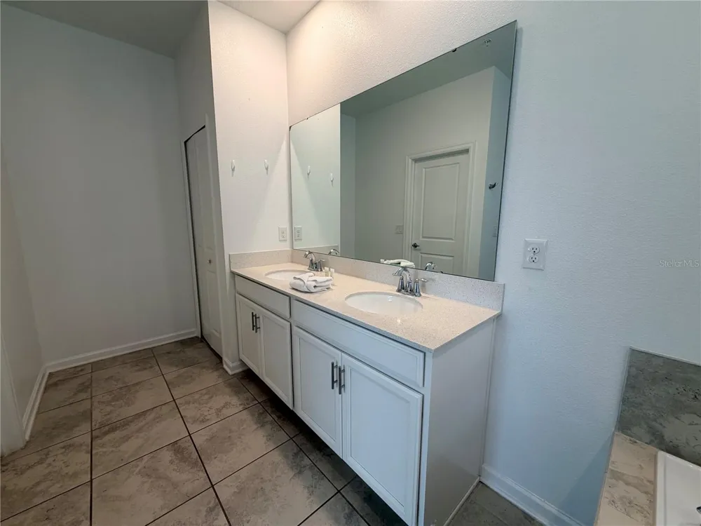1115 CHALLENGE DRIVE #1115 Davenport, FL 33896