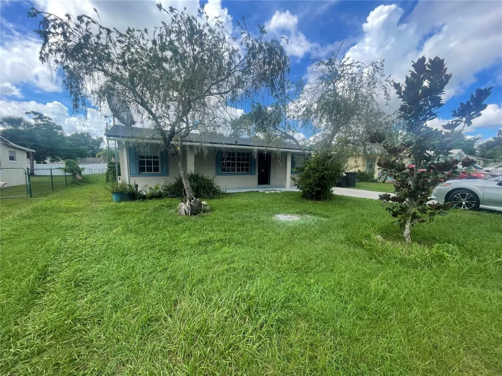 180 PINE TREE DRIVE Casselberry, FL 32707