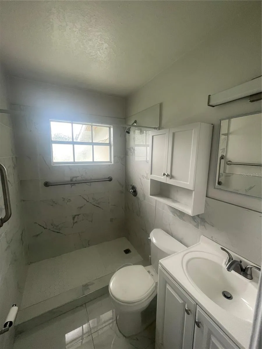 180 PINE TREE DRIVE Casselberry, FL 32707