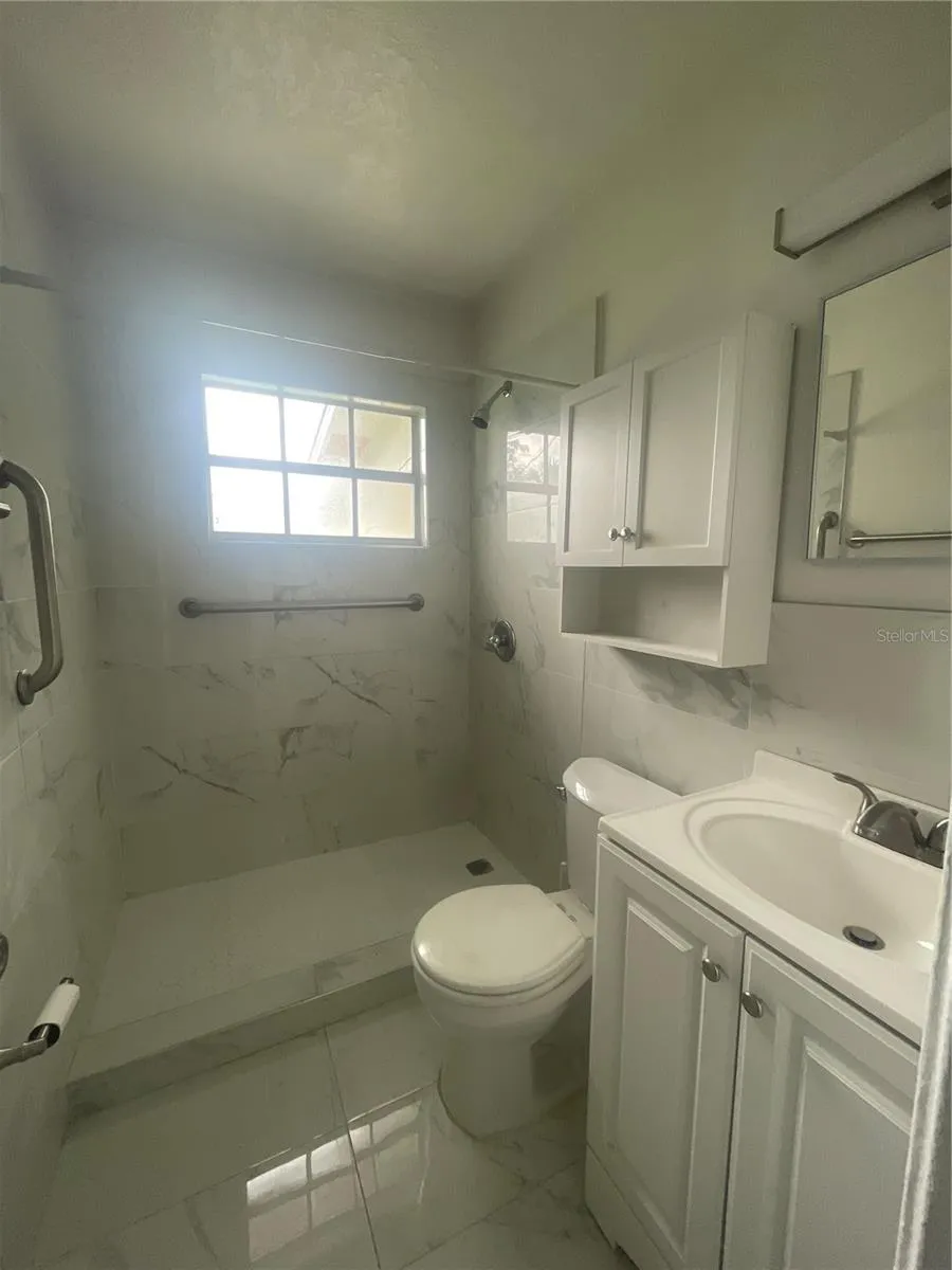 180 PINE TREE DRIVE Casselberry, FL 32707