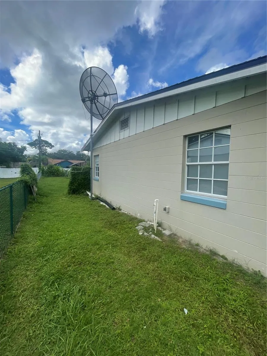 180 PINE TREE DRIVE Casselberry, FL 32707
