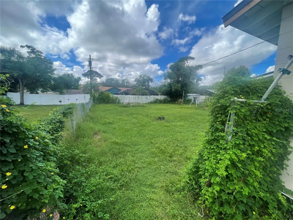 180 PINE TREE DRIVE Casselberry, FL 32707