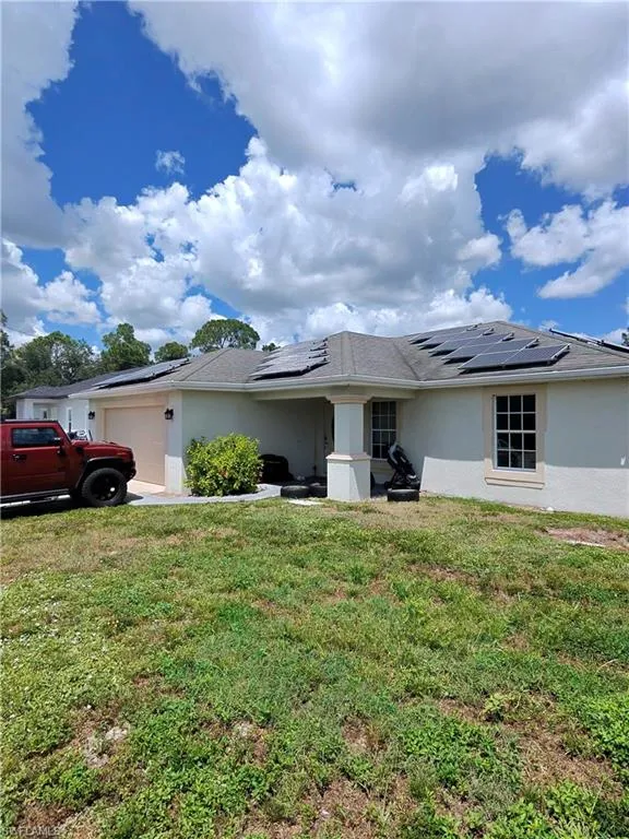 2724 6th Street SW Lehigh Acres, FL 33976