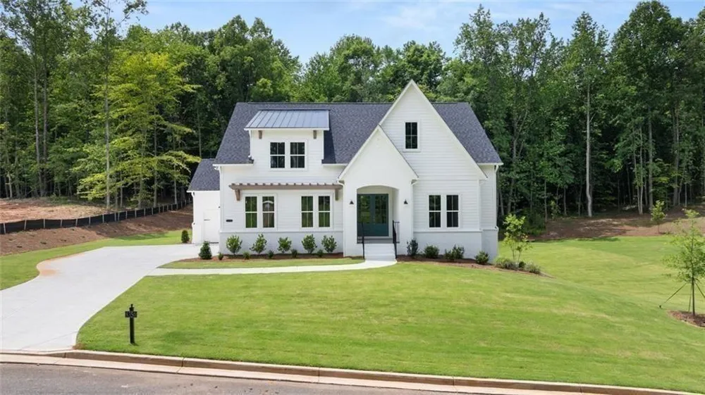 8350 Creekside Overlook Drive Gainesville, GA 30506