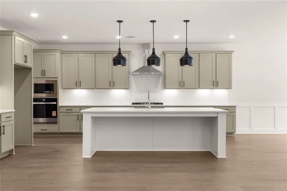 8350 Creekside Overlook Drive Gainesville, GA 30506