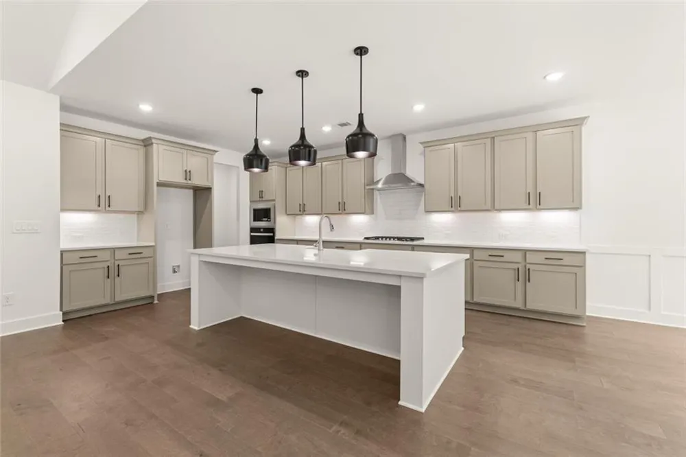8350 Creekside Overlook Drive Gainesville, GA 30506
