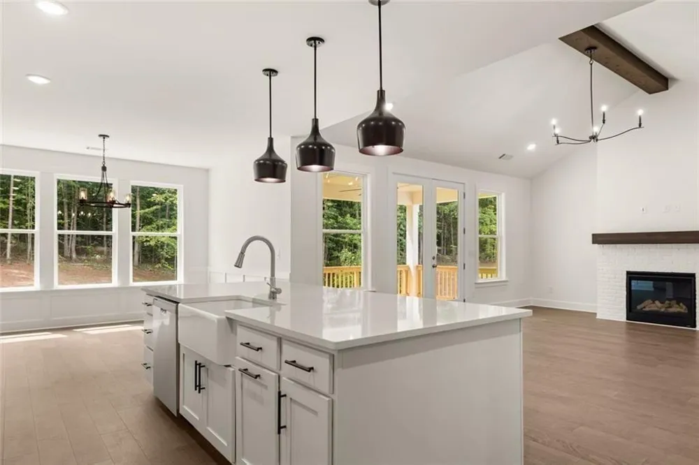 8350 Creekside Overlook Drive Gainesville, GA 30506