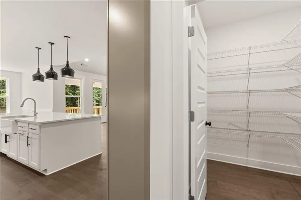 8350 Creekside Overlook Drive Gainesville, GA 30506