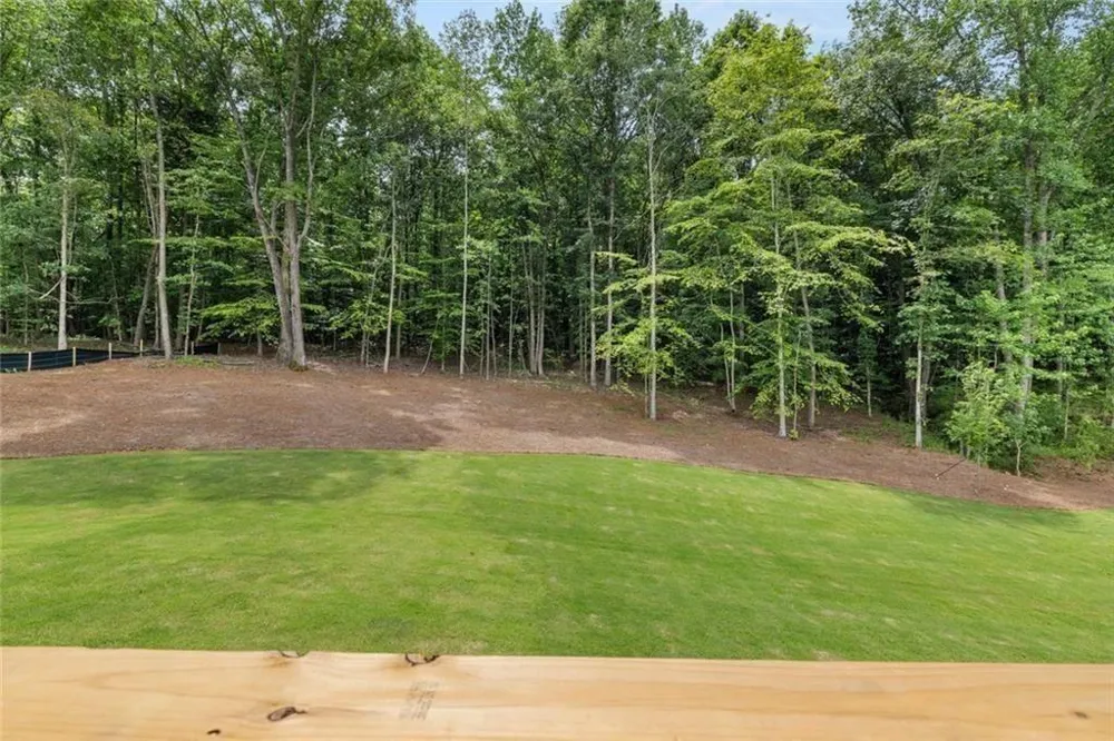 8350 Creekside Overlook Drive Gainesville, GA 30506