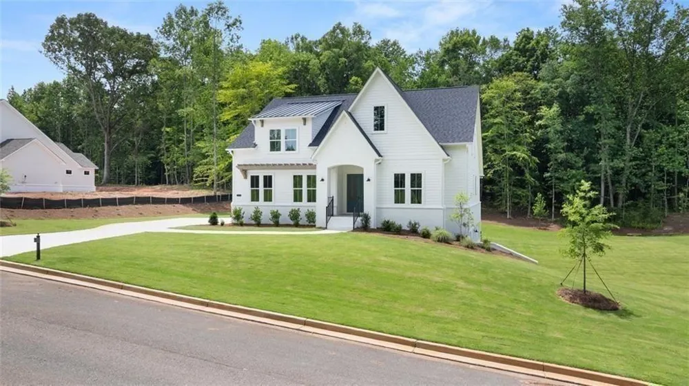 8350 Creekside Overlook Drive Gainesville, GA 30506
