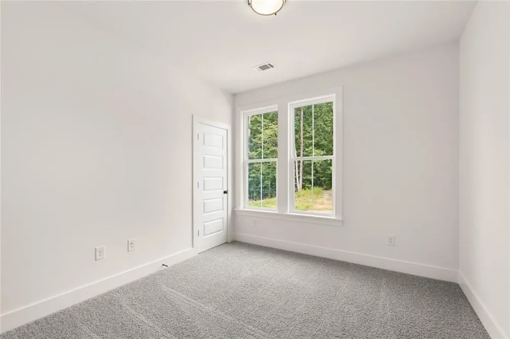 8350 Creekside Overlook Drive Gainesville, GA 30506