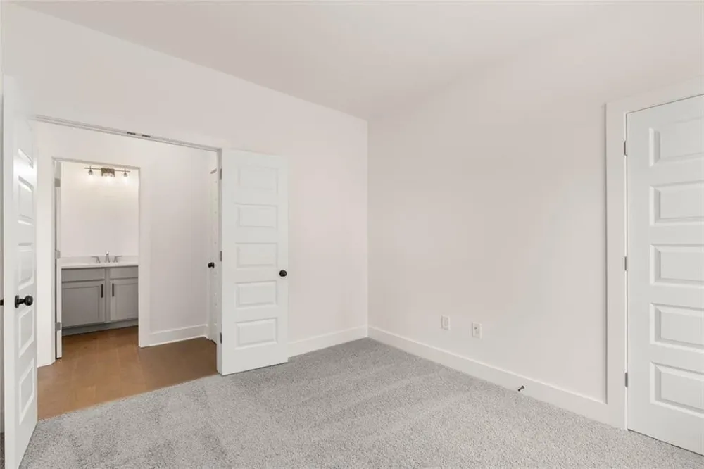 8350 Creekside Overlook Drive Gainesville, GA 30506