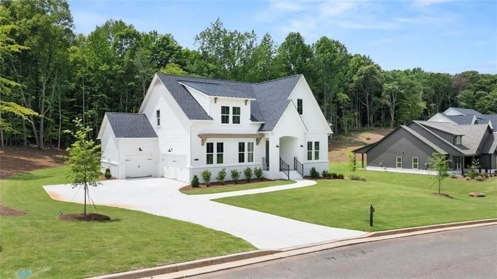 8350 Creekside Overlook Drive Gainesville, GA 30506