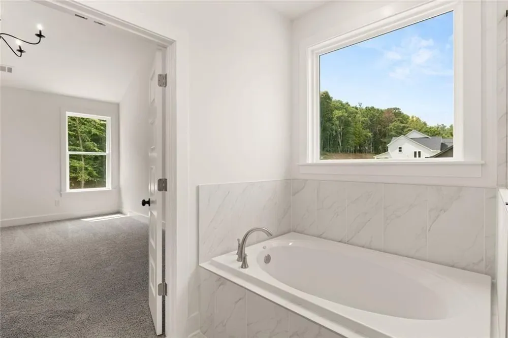 8350 Creekside Overlook Drive Gainesville, GA 30506