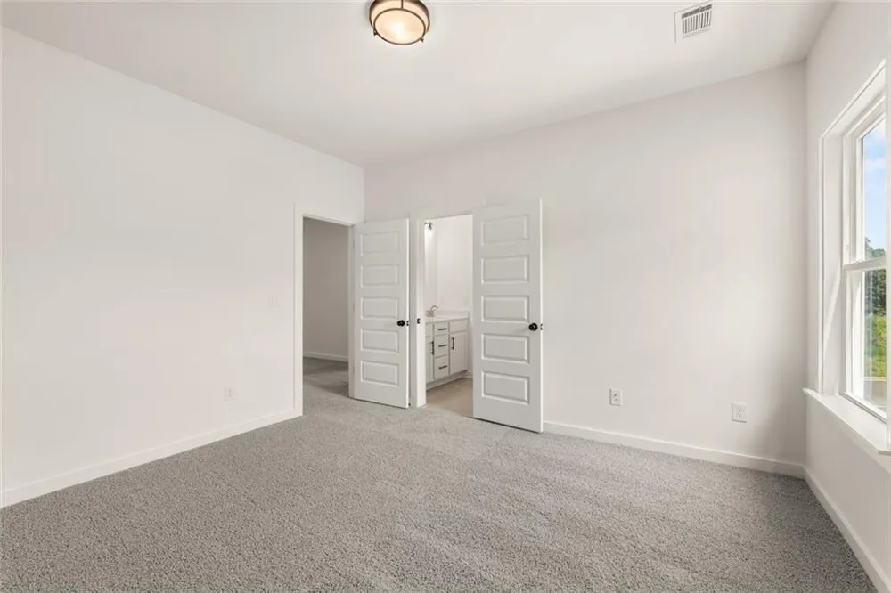 8350 Creekside Overlook Drive Gainesville, GA 30506