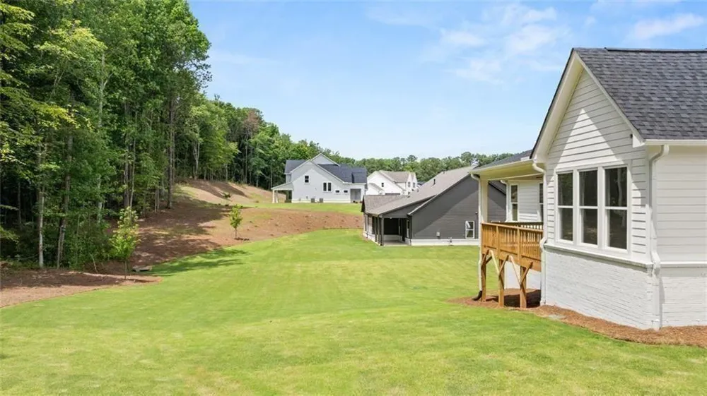 8350 Creekside Overlook Drive Gainesville, GA 30506