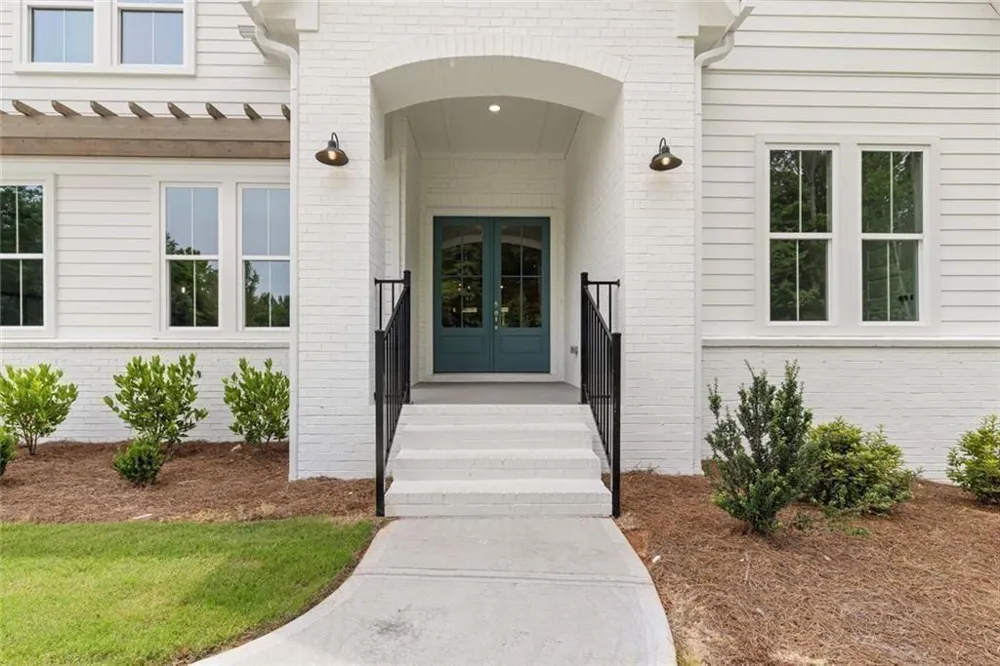 8350 Creekside Overlook Drive Gainesville, GA 30506