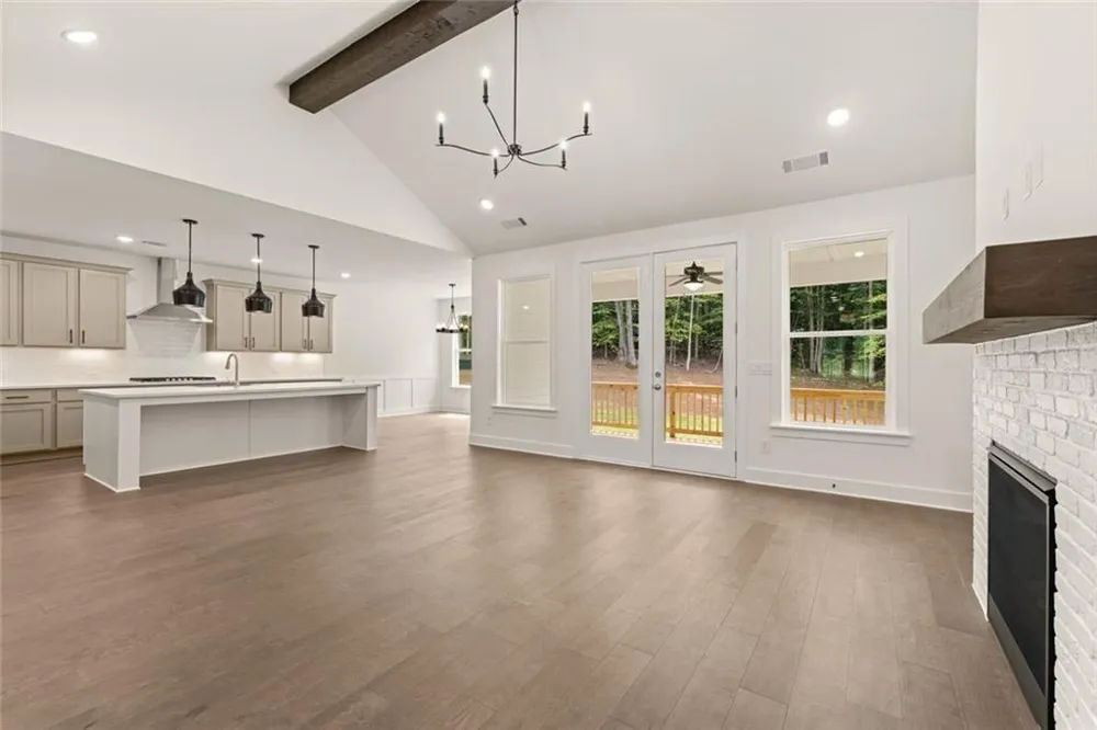 8350 Creekside Overlook Drive Gainesville, GA 30506