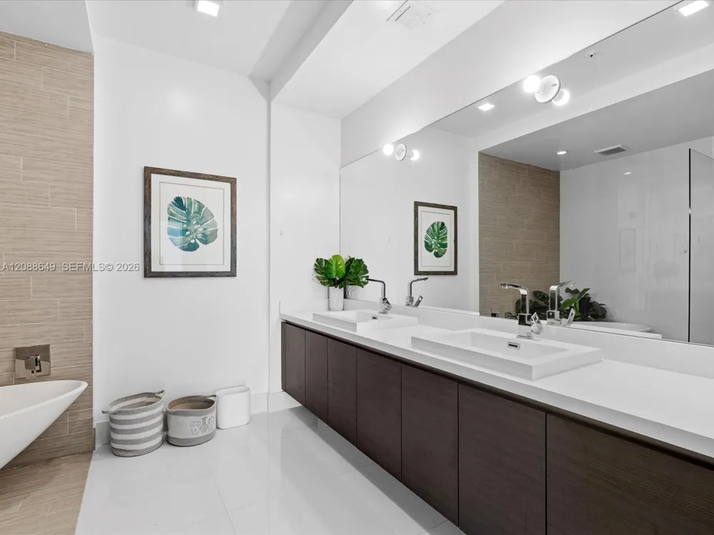 300 Sunny Isles Blvd #4-2506 Sunny Isles Beach, FL 33160