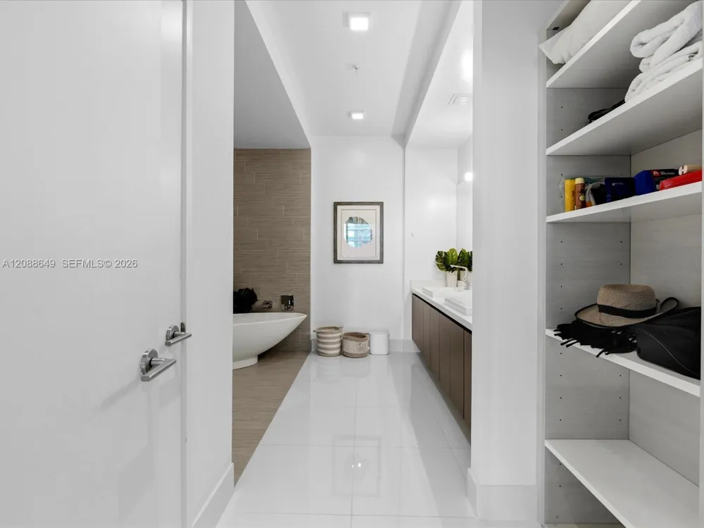 300 Sunny Isles Blvd #4-2506 Sunny Isles Beach, FL 33160
