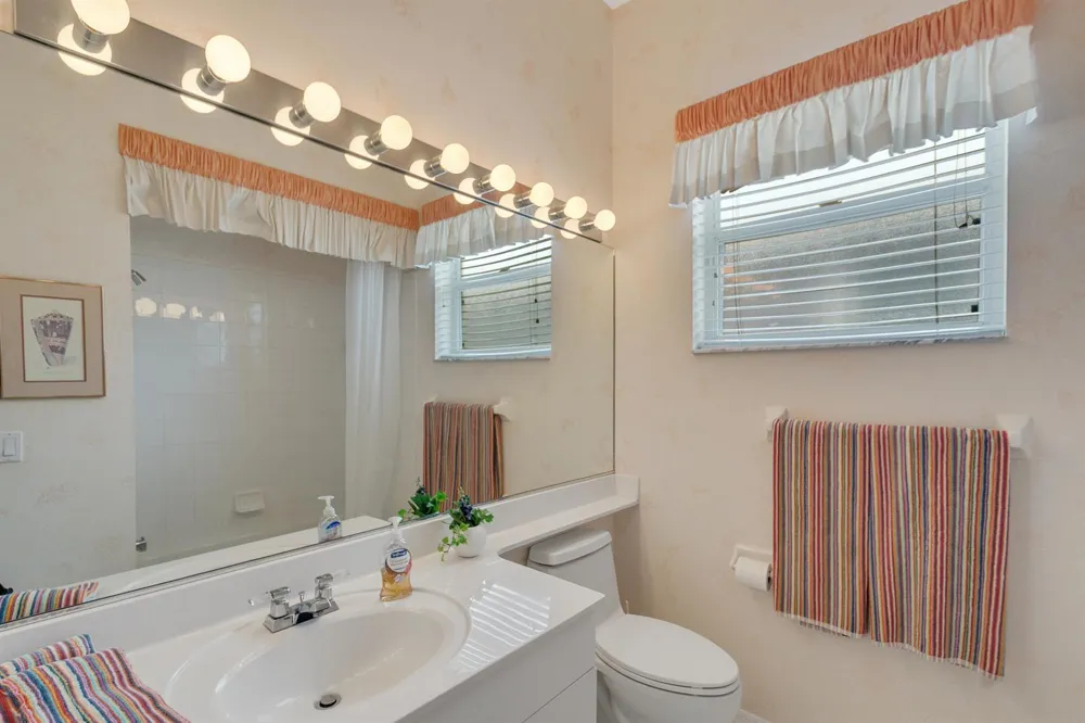 534 NW LAMBRUSCO DRIVE Port St. Lucie, FL 34986